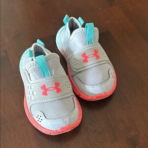 Under Armour Girls Toddler Runplay Gray and Coral Sneakers Size 6k